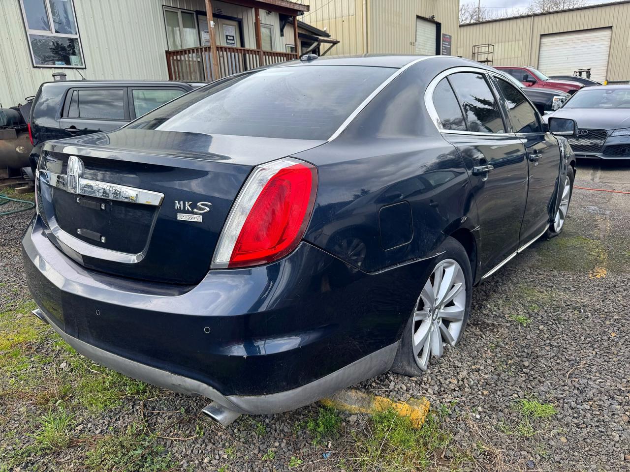 2009 Lincoln MKS VIN 1LNHM94RX9G608922 COPART salvage auction — Front End, OR - SALVAGE TITLE CERTIFICATE (P), sold $1,300 on 2026-04-08 (photo 4)