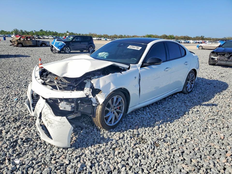 2024 Alfa romeo Giulia VIN ZARFAMBN4R7679997 COPART salvage auction — FRONT END, Fl - Certificate Of Destruction, sold $4,200 on 2026-07-26 (photo 1)