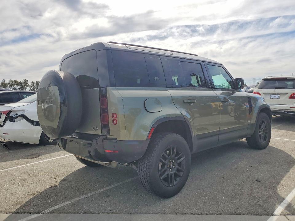 2023 Land rover Defender VIN SALEJ7EX7P2204383 COPART salvage auction — FRONT END, Salvage Title, sold $17,600 on 2026-07-23 (photo 3)