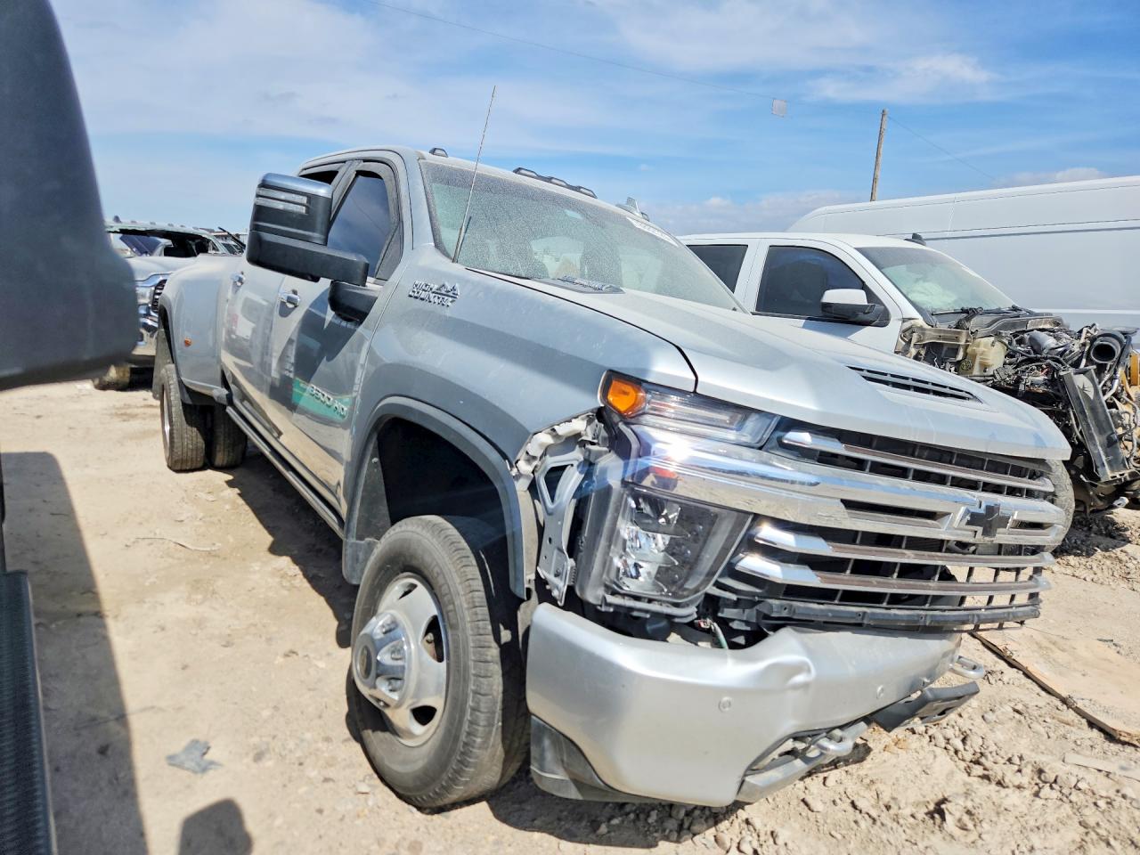 2022 Chevrolet VIN 1GC4YVEY8NF270409 COPART salvage auction — Front End, TX - SALVAGE VEHICLE TITLE, sold $16,300 on 2026-03-11 (photo 4)