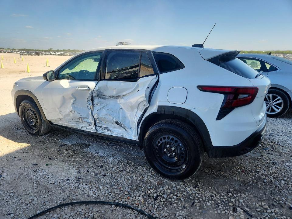 2025 Chevrolet Trax VIN KL77LFEP9SC183900 COPART salvage auction — SIDE, TX - SALVAGE VEHICLE TITLE, sold $10 on 2026-07-09 (photo 2)