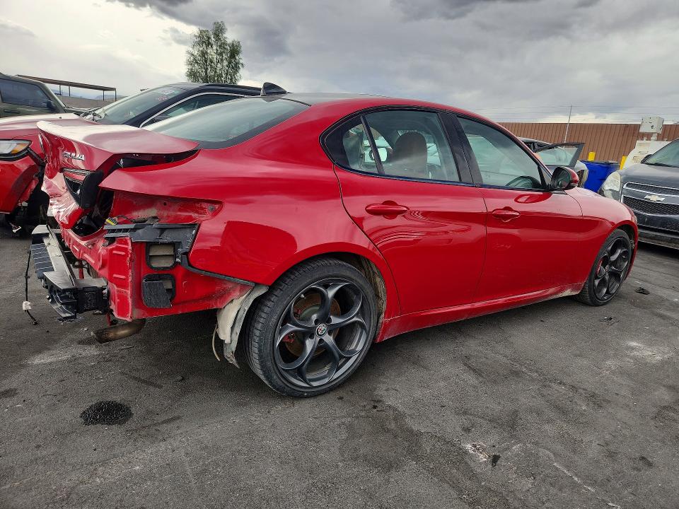 2018 Alfa romeo Giulia VIN ZARFAEEN4J7580652 COPART salvage auction — REAR END, Salvage Title, sold $5,700 on 2026-08-17 (photo 3)