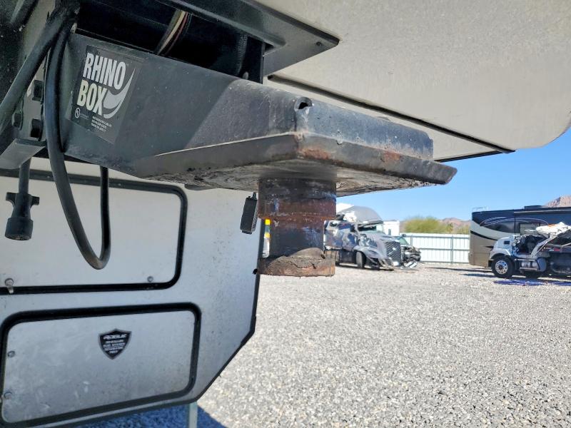 2022 Forest river Vengeance VIN 4X4FVGL26N5402353 COPART salvage auction — VANDALISM, NV - SALVAGE TITLE, sold $25,250 on 2026-07-09 (photo 8)
