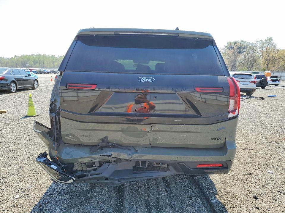 2025 Ford Expedition VIN 1FMJK1MG4SEA73434 COPART salvage auction — REAR END, Salvage Title, sold $16,700 on 2026-07-29 (photo 6)