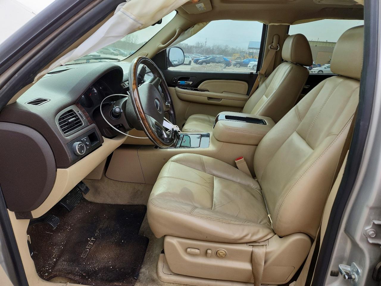 2007 GMC Yukon VIN 1GKFK63897J183688 COPART salvage auction — Side, KS - CERT OF TITLE-SALVAGE, sold $1,400 on 2026-07-02 (photo 7)