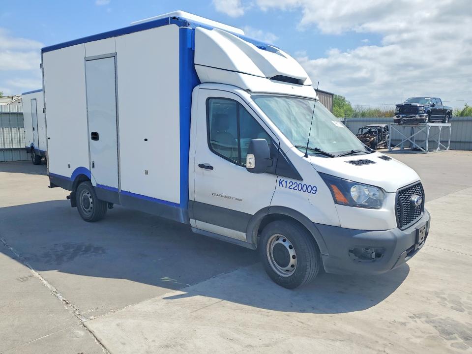 2022 Ford Transit VIN 1FDBW5Z81NKA01663 COPART salvage auction — NORMAL WEAR, Tx - Certificate Of Title, sold $15,000 on 2026-07-30 (photo 4)