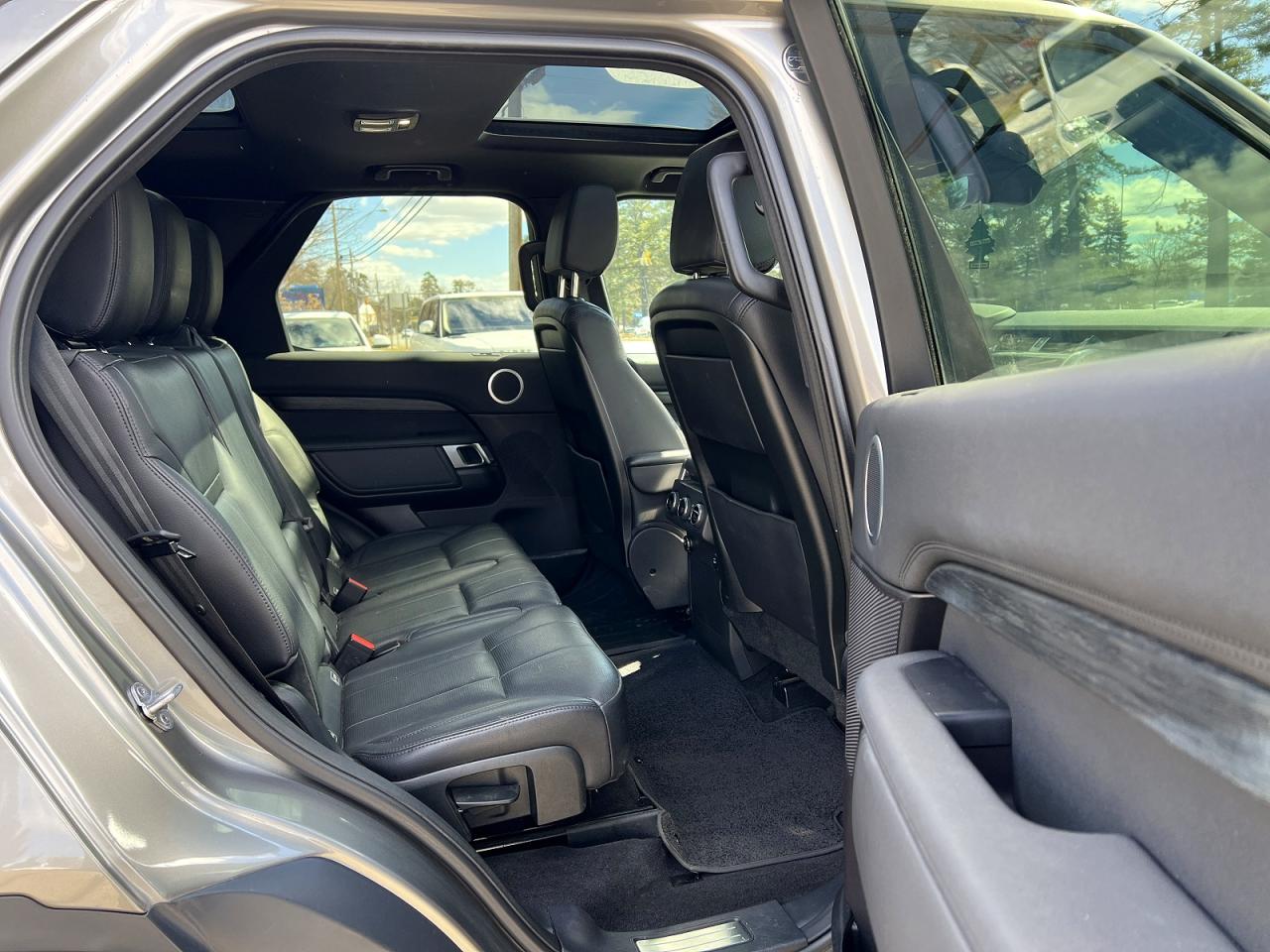 2017 Land Rover Discovery VIN SALRRBBK0HA038494 COPART salvage auction — Minor Dent/Scratches, VA - CERTIFICATE OF TITLE (P), sold $6,900 on 2026-04-24 (photo 6)