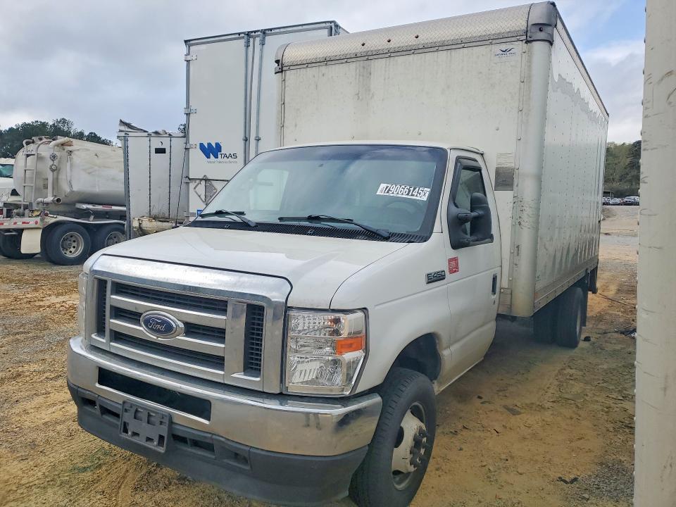 2022 Ford E-450 VIN 1FDXE4FN5NDC07389 COPART salvage auction — MECHANICAL, Al - Certificate Of Title, sold $3,985 on 2026-07-07 (photo 1)