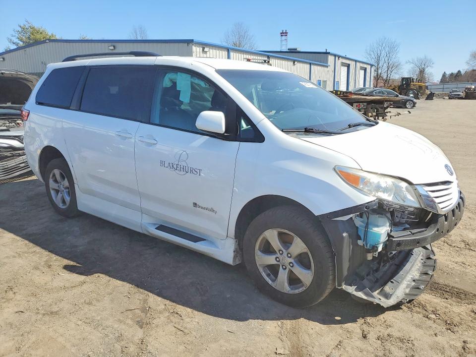 2015 Toyota Sienna VIN 5TDKK3DC7FS561729 COPART salvage auction — FRONT END, Md - Cert Of Salvage > 75% Damage, sold $4,050 on 2026-07-06 (photo 4)
