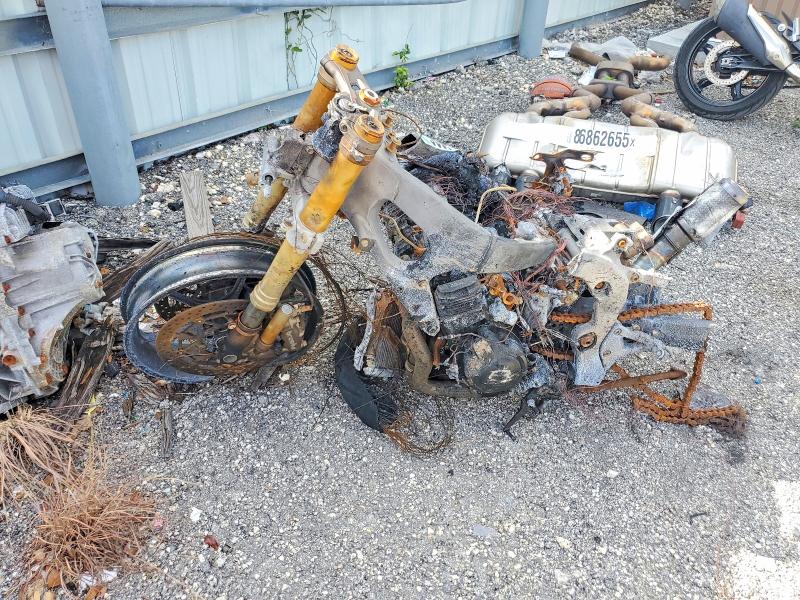 2023 Suzuki Gsx-r1000 VIN JS1DM11H1P7100703 COPART salvage auction — BURN, FL - CERTIFICATE OF DESTRUCTION, sold $10 on 2026-07-15 (photo 3)