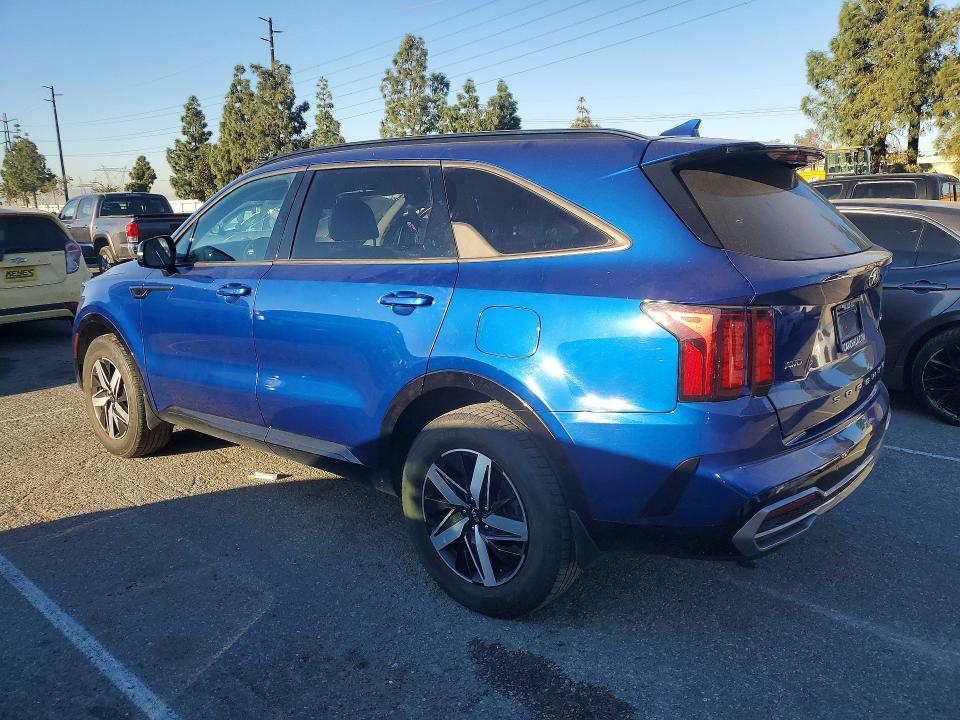 2021 Kia Sorento VIN 5XYRHDLFXMG057961 COPART salvage auction — SIDE, Salvage Title, sold $5,500 on 2026-07-14 (photo 2)