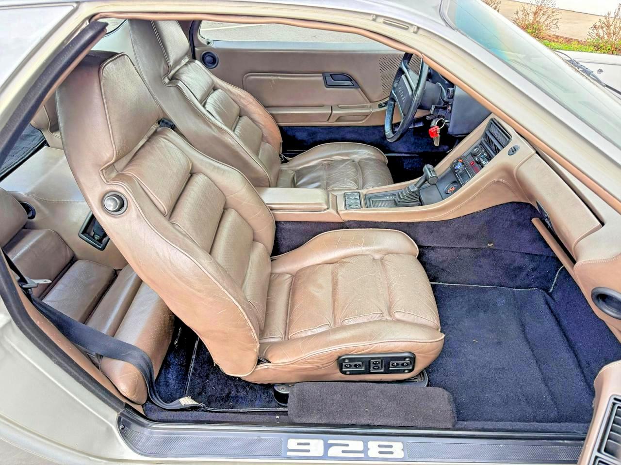 1982 Porsche 928 VIN WP0JA092XCS820309 COPART salvage auction — Minor Dent/Scratches, WA - VEHICLE CERT OF OWNERSHIP-TITL (P), sold $4,000 on 2026-03-30 (photo 5)