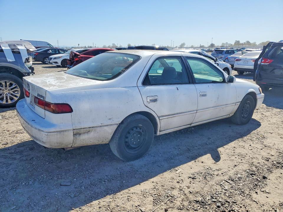 1998 Toyota Camry VIN 4T1BG22K2WU839949 COPART salvage auction — FRONT END, Ca - Dis/Dlr/Exp App For Dup Clean, sold $350 on 2026-07-02 (photo 3)