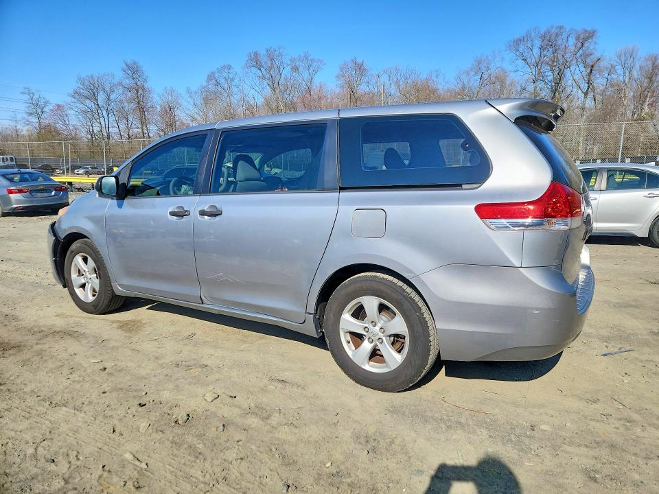 2011 Toyota Sienna VIN 5TDKA3DC7BS008270 COPART salvage auction — FRONT END, Va - Cert Of Title - Salvage, sold $1,250 on 2026-07-31 (photo 2)