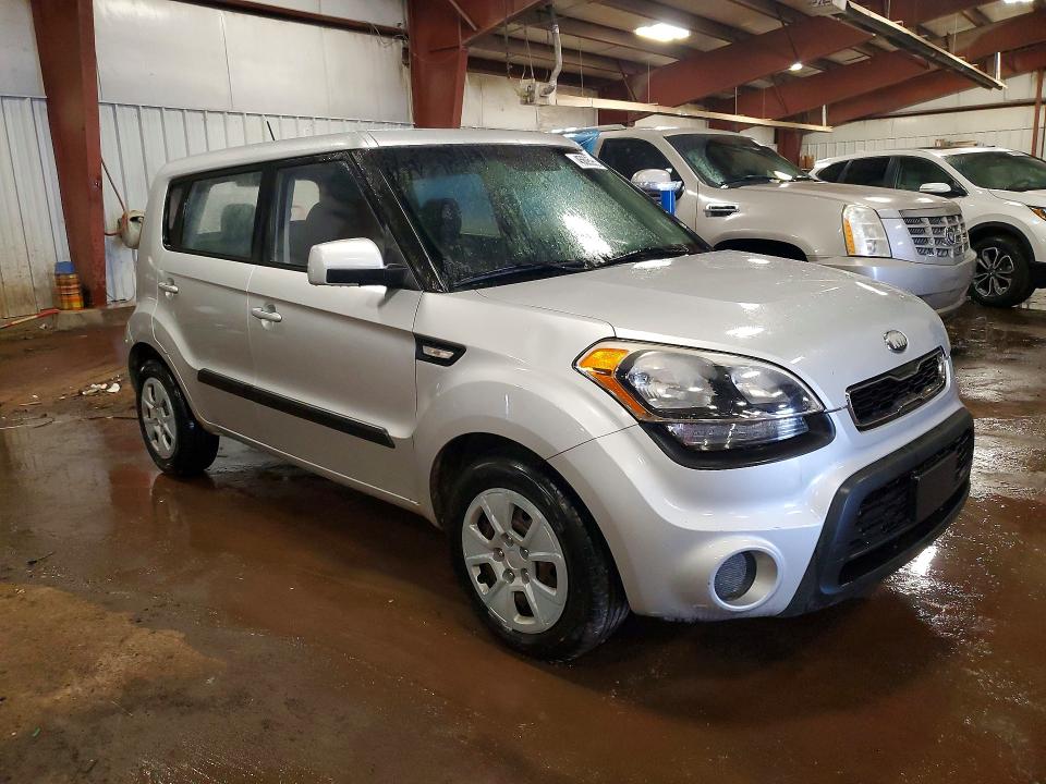2013 Kia Soul VIN KNDJT2A50D7758094 COPART salvage auction — REAR END, Tx - Salvage Vehicle Title, sold $325 on 2026-07-31 (photo 4)
