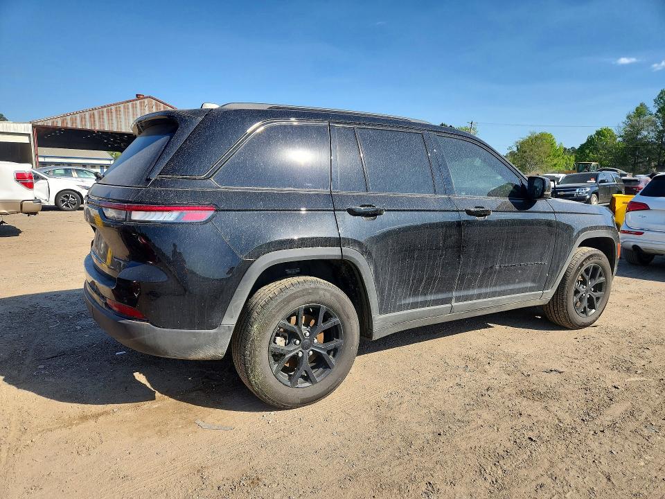 2025 Jeep Cherokee VIN 1C4RJGAG1SC319935 COPART salvage auction — SIDE, Tn - Salvage Certificate (P), sold $16,900 on 2026-07-31 (photo 3)