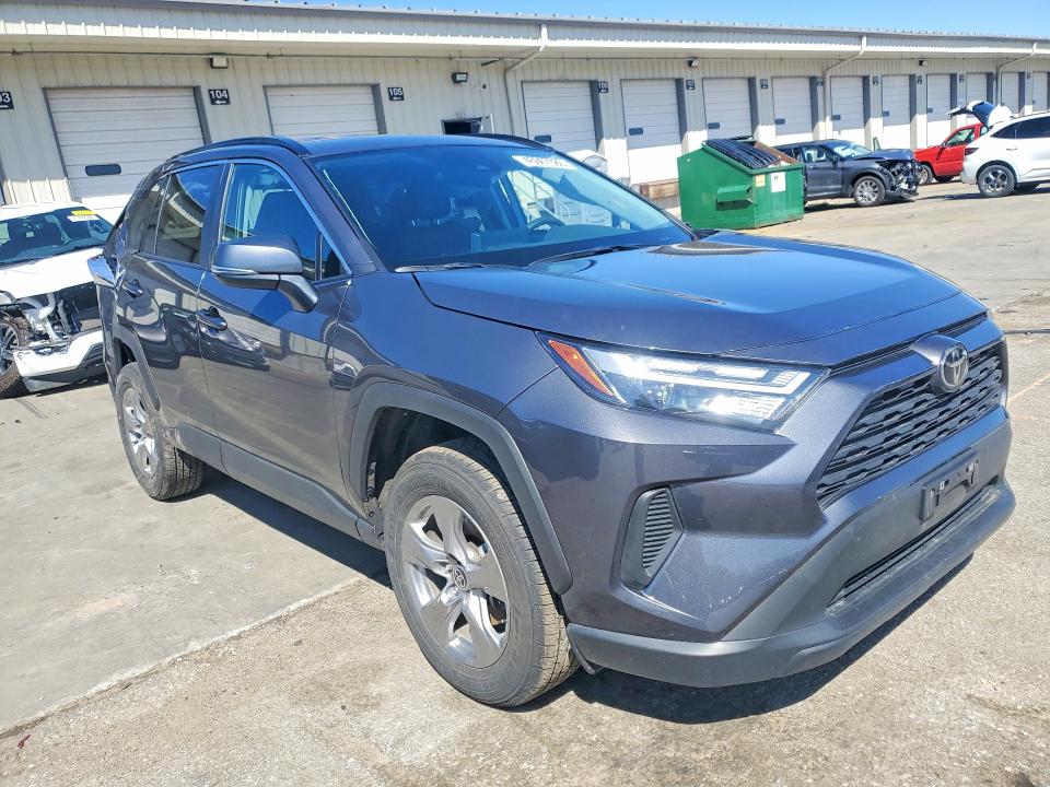 2025 Toyota Rav4 VIN 2T3P1RFV8SW554226 COPART salvage auction — SIDE, Fl - Cert Of Title Slvg Rebuildable, sold $14,300 on 2026-07-09 (photo 4)