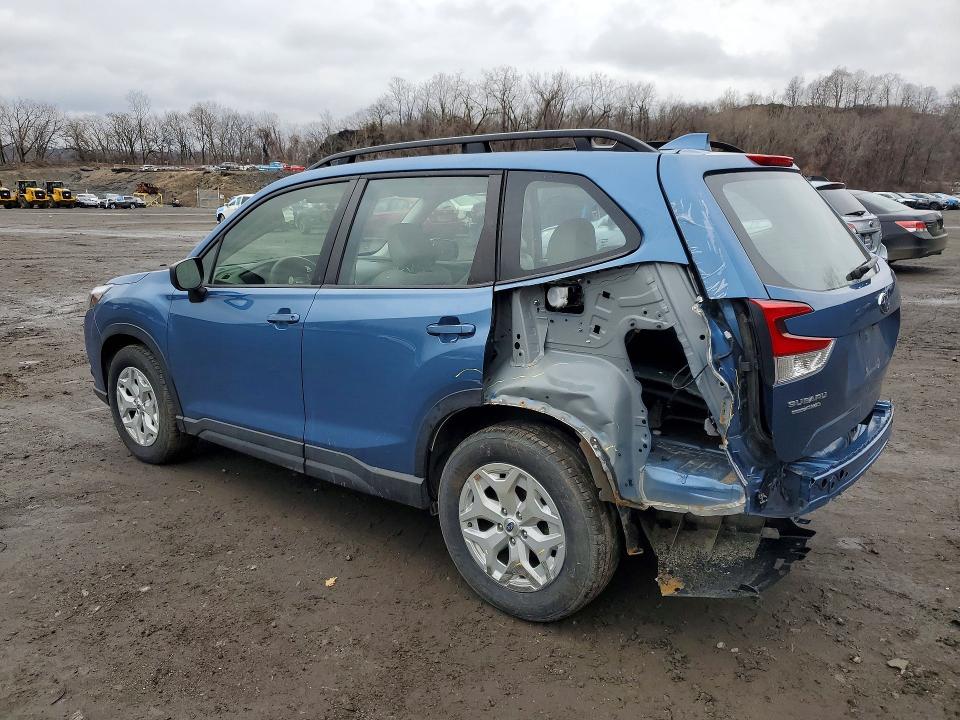 2022 Subaru Forester VIN JF2SKACC3NH517253 COPART salvage auction — REAR END, Salvage Title, sold $3,800 on 2026-07-28 (photo 2)