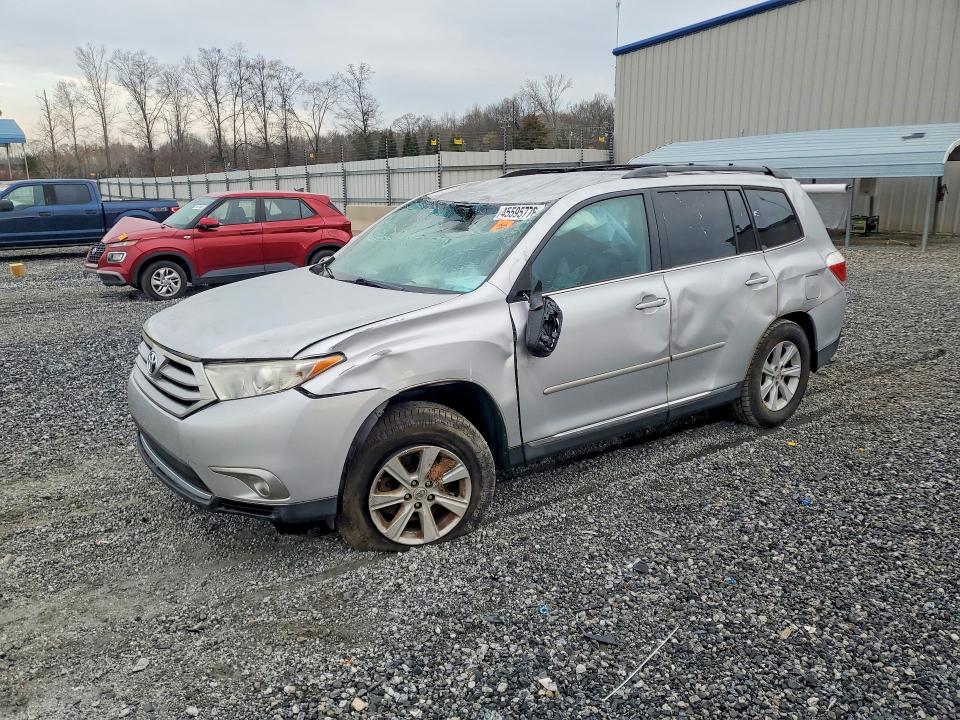 2013 Toyota Highlander VIN 5TDZK3EH6DS116176 COPART salvage auction — ROOF, Sc - Cert Of Title-Salvage, sold $900 on 2026-07-06 (photo 1)
