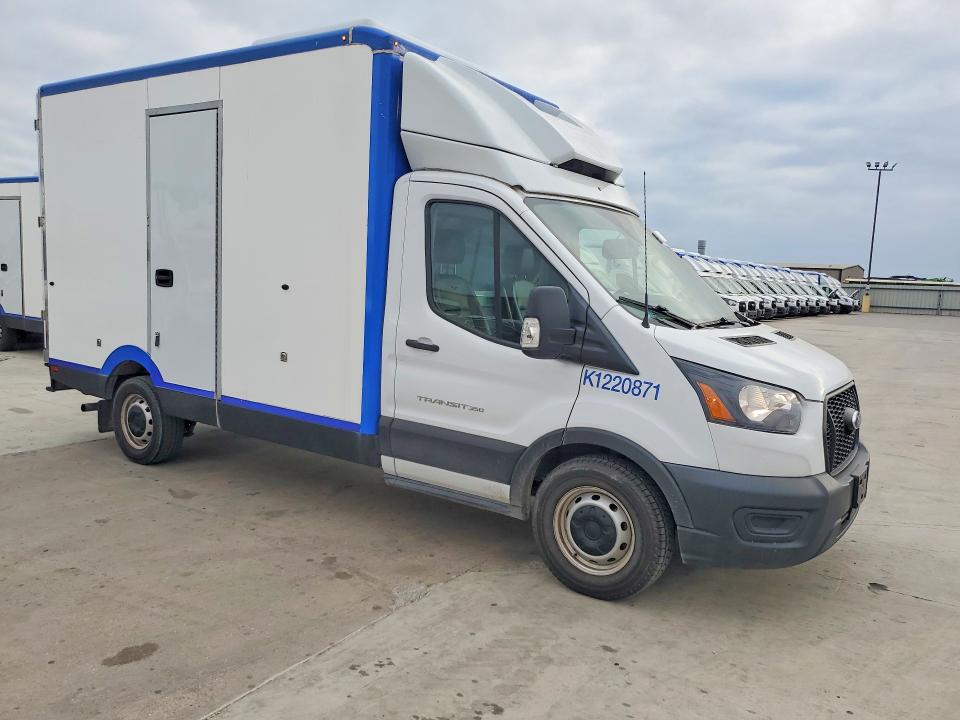 2022 Ford Transit VIN 1FDBW5Z86NKA39745 COPART salvage auction — NORMAL WEAR, Tx - Certificate Of Title, sold $17,000 on 2026-07-30 (photo 4)