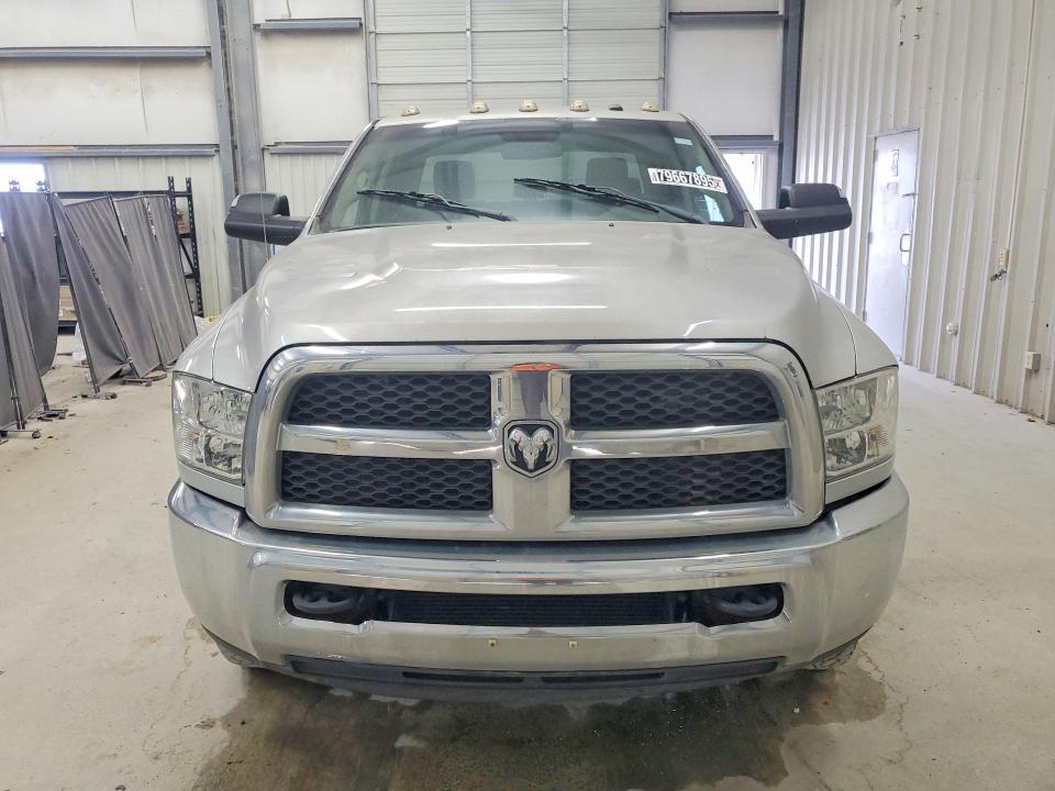2013 Ram 2500 VIN 3C6UR5HL5DG563654 COPART salvage auction — MINOR DENT/SCRATCHES, Tx - Certificate Of Title, sold $7,500 on 2026-07-09 (photo 5)