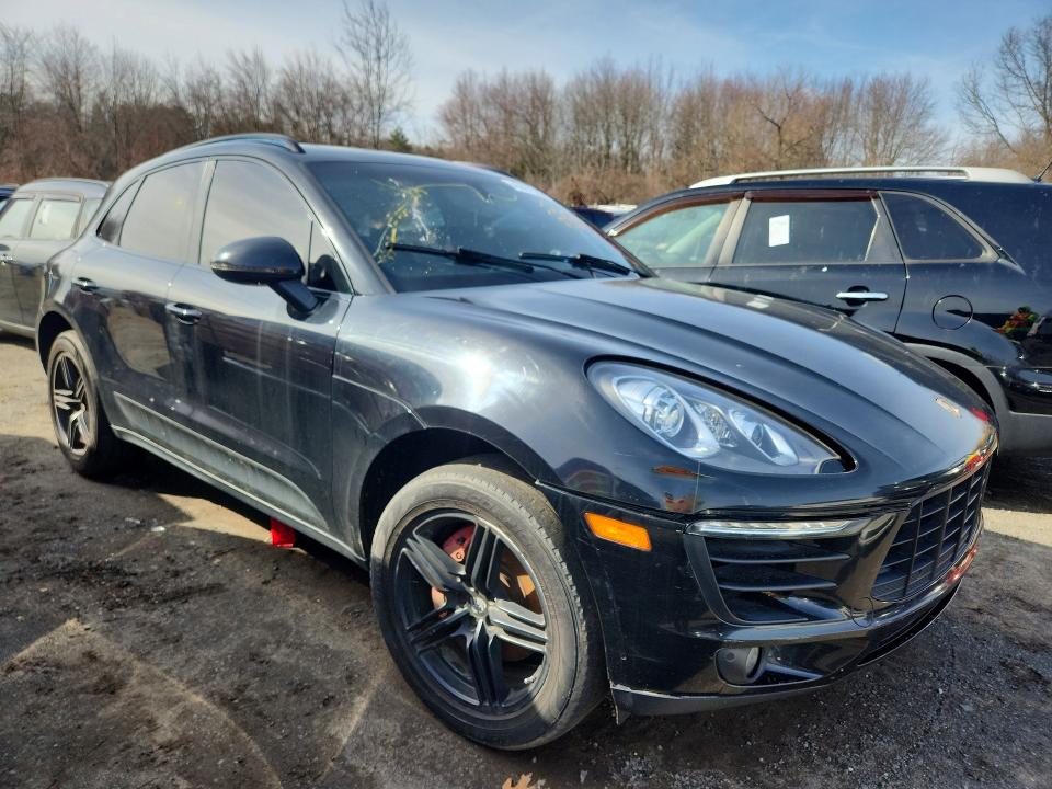 2015 Porsche Macan VIN WP1AB2A54FLB62076 COPART salvage auction — MINOR DENT/SCRATCHES, CT - CERTIFICATE OF TITLE, sold $7,900 on 2026-07-30 (photo 4)