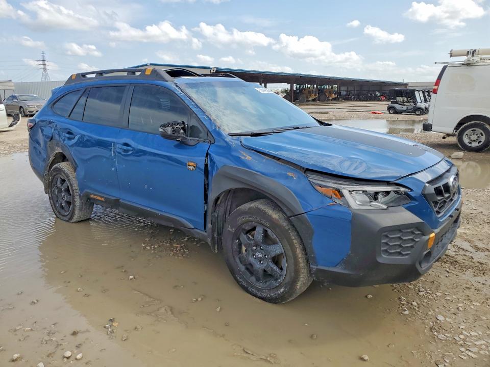 2025 Subaru Outback VIN 4S4BTGUD9S3166892 COPART salvage auction — ROLLOVER, Tx - Salvage Vehicle Title, sold $11,400 on 2026-07-09 (photo 4)