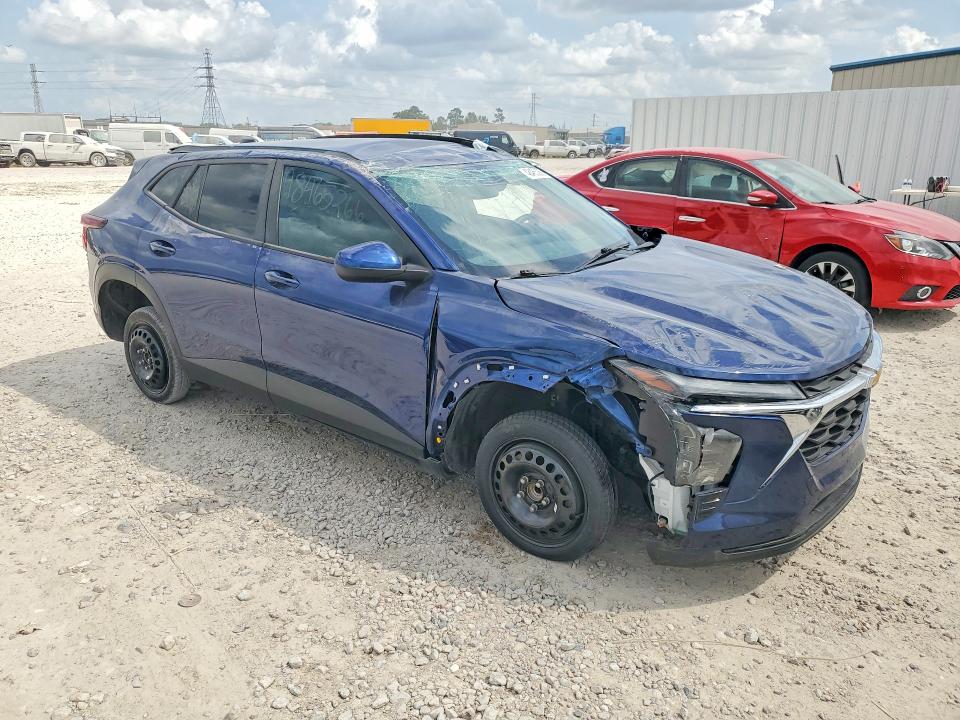 2024 Chevrolet Trax VIN KL77LHE24RC136901 COPART salvage auction — ROLLOVER, La - Cert Of Title-Salvage, sold $4,400 on 2026-07-02 (photo 4)