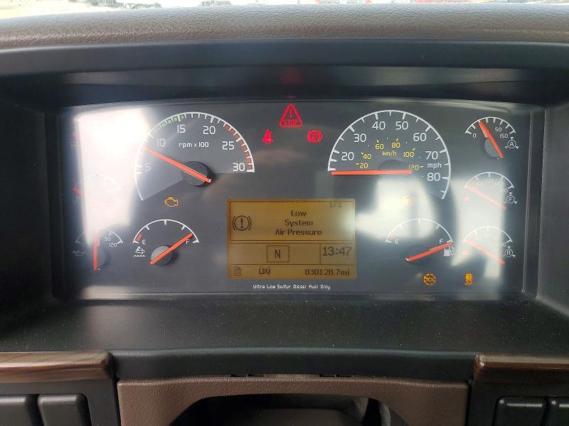 2018 Volvo VIN 4V4N39TG0JN892592 COPART salvage auction — MECHANICAL, In - Certificate Of Title, sold $5,000 on 2026-07-09 (photo 8)