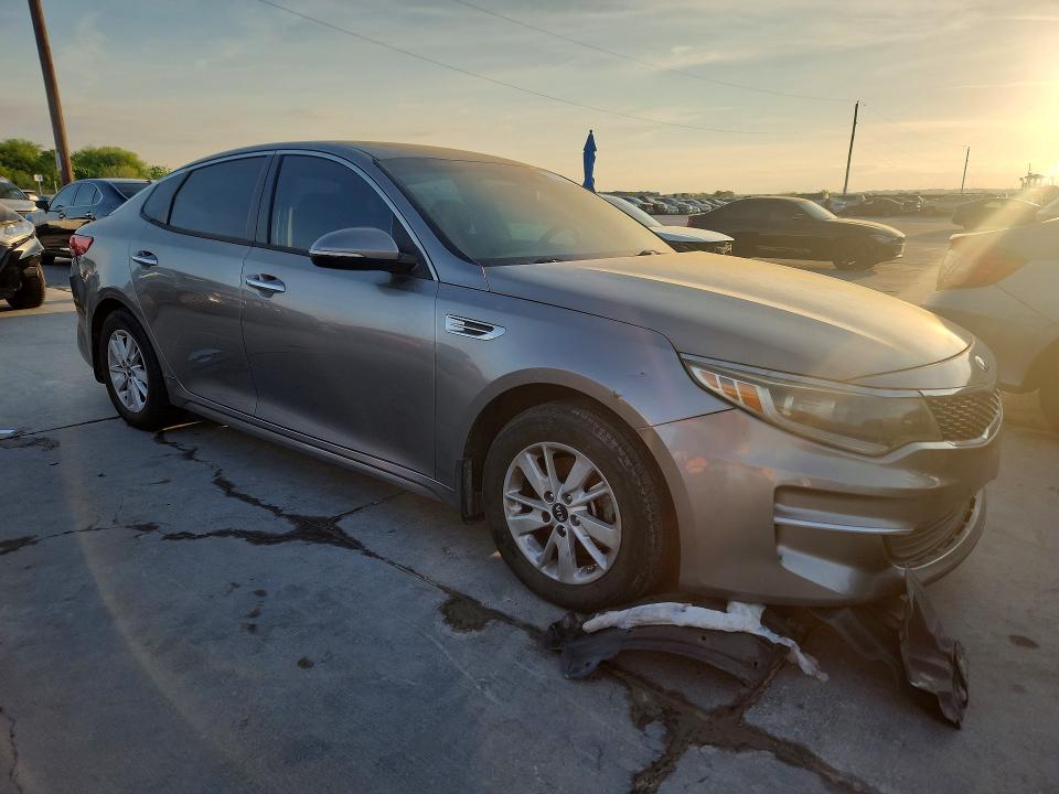 2017 Kia VIN 5XXGT4L3XHG173120 COPART salvage auction — VANDALISM, Tx - Cert Of Title-Rebuilt Salvage, sold $475 on 2026-07-30 (photo 4)