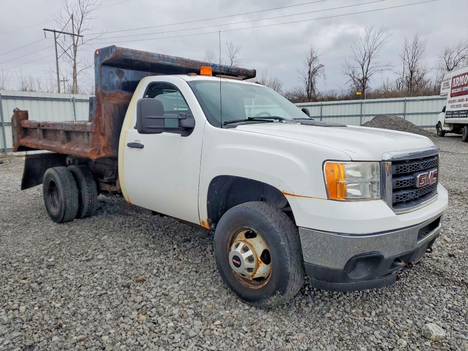2013 Gmc SIERRA VIN 1GD322CG0DF113649 COPART salvage auction — NORMAL WEAR, Ny - Certificate Of Title, sold $3,450 on 2026-07-30 (photo 4)