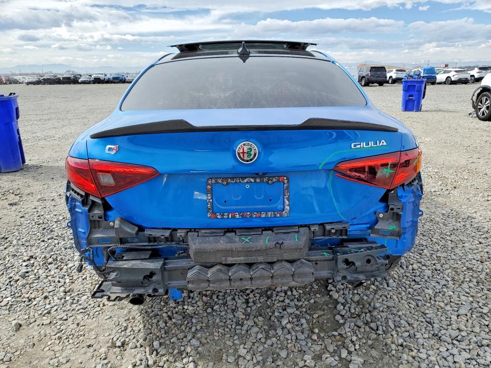 2018 Alfa romeo Giulia VIN ZARFAEEN9J7589847 COPART salvage auction — REAR END, Salvage Title, sold $8,500 on 2026-08-13 (photo 6)