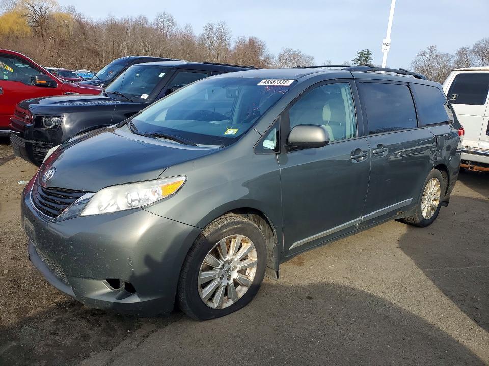 2013 Toyota Sienna VIN 5TDJK3DC2DS060224 COPART salvage auction — MINOR DENT/SCRATCHES, VT - CERTIFICATE OF TITLE, sold $4,250 on 2026-07-30 (photo 1)