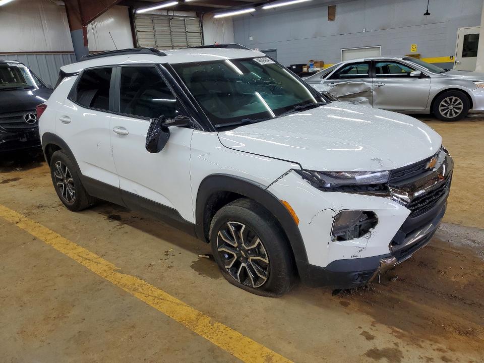 2023 Chevrolet Trailblazer VIN KL79MVSLXPB096098 COPART salvage auction — SIDE, Nc - Salvage Certificate Of Title, sold $4,450 on 2026-07-15 (photo 4)
