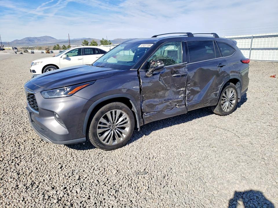 2022 Toyota Highlander VIN 5TDEBRCH3NS097379 COPART salvage auction — SIDE, Nv - Salvage Title, sold $17,500 on 2026-07-23 (photo 1)
