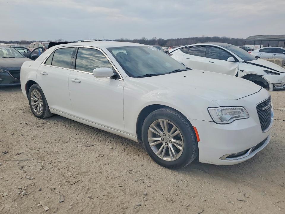 2019 Chrysler 300 VIN 2C3CCAAG6KH755419 COPART salvage auction — SIDE, Mo - Salvage Certificate Of Title, sold $6,200 on 2026-07-09 (photo 4)