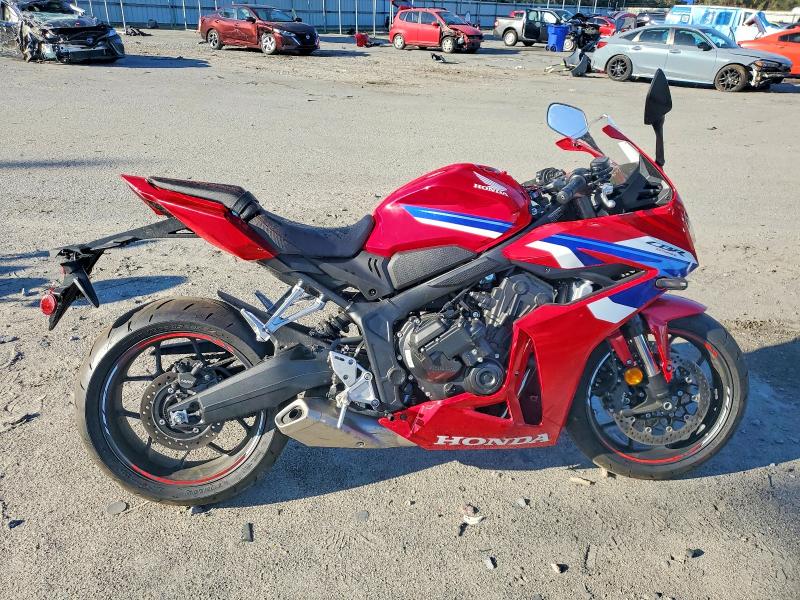 2026 Honda Cbr VIN MLHRH1554T5200295 COPART salvage auction — SIDE, Salvage Title, sold $2,500 on 2026-07-30 (photo 1)