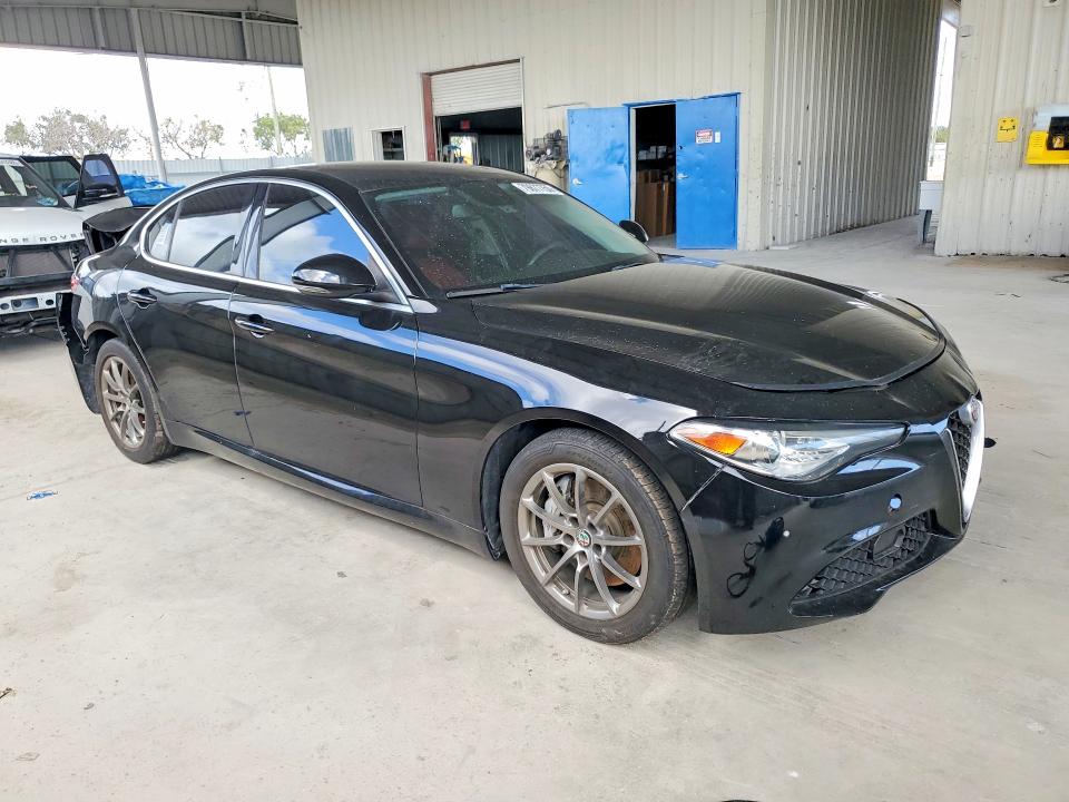2018 Alfa romeo Giulia VIN ZARFAEBN1J7593122 COPART salvage auction — REAR END, Fl - Cert Of Ttl-Rebuilt&Slvg Rbld, sold $3,750 on 2026-07-16 (photo 4)