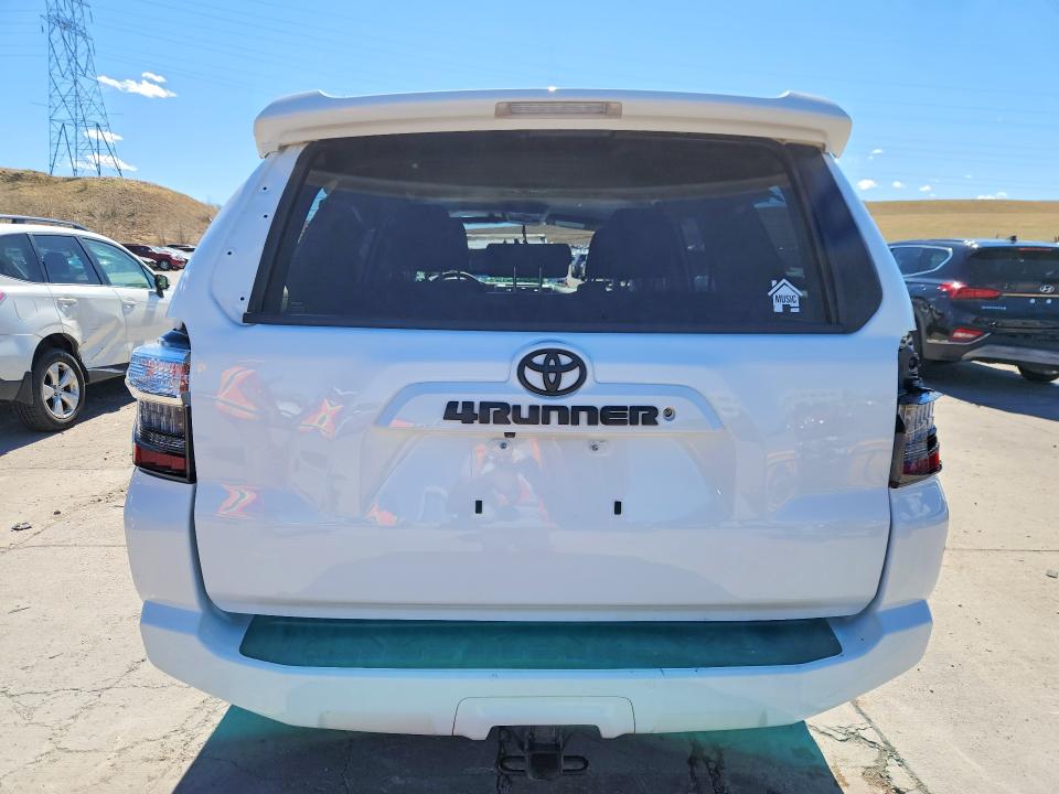 2021 Toyota 4runner VIN JTEMU5JR4M5887932 COPART salvage auction — ROLLOVER, Co - Public - Salvage Title, sold $9,100 on 2026-07-06 (photo 6)