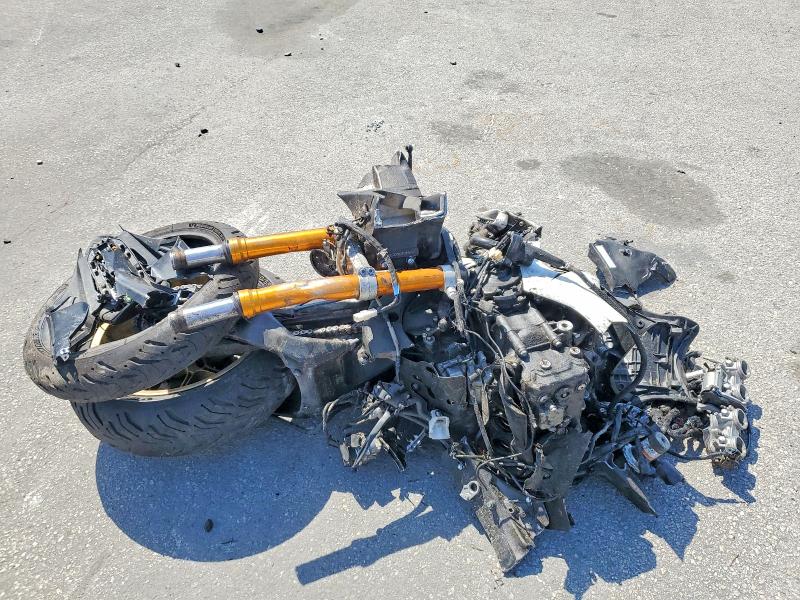 2022 Yamaha Yzfr1 VIN JYARN66E6NA002508 — COPART salvage auction photo