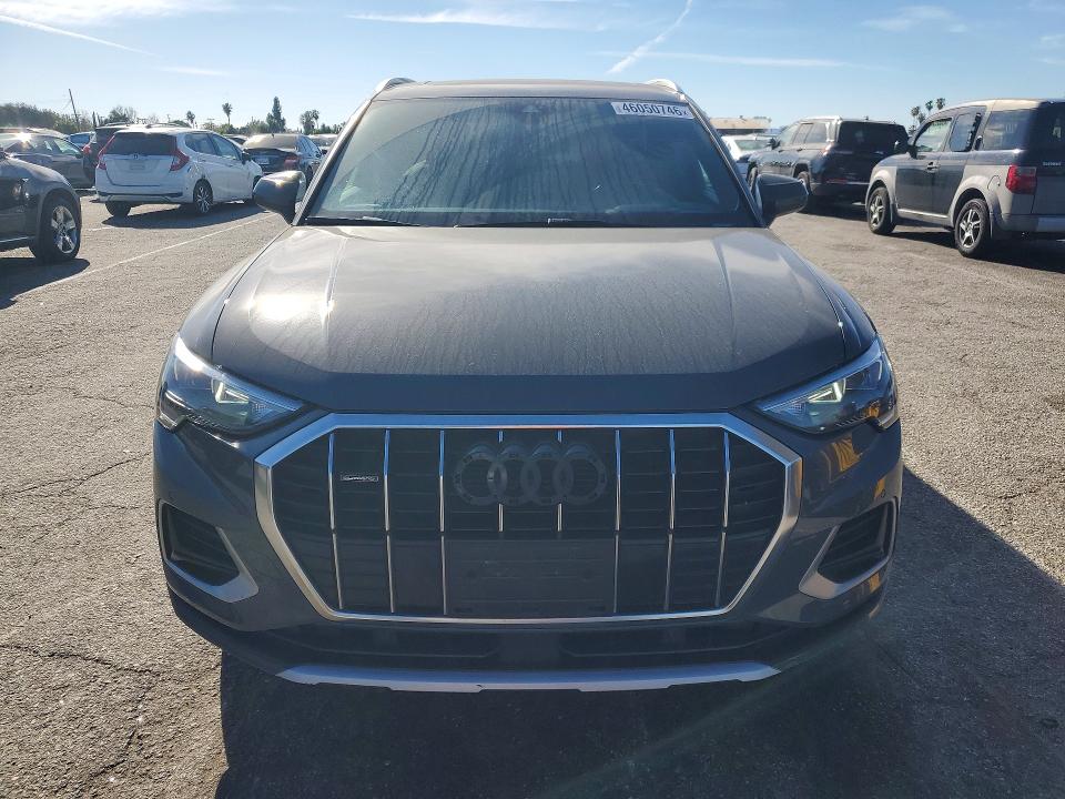 2020 Audi Q3 VIN WA1AECF3XL1111530 COPART salvage auction — SIDE, Salvage Title, sold $300 on 2026-07-24 (photo 5)