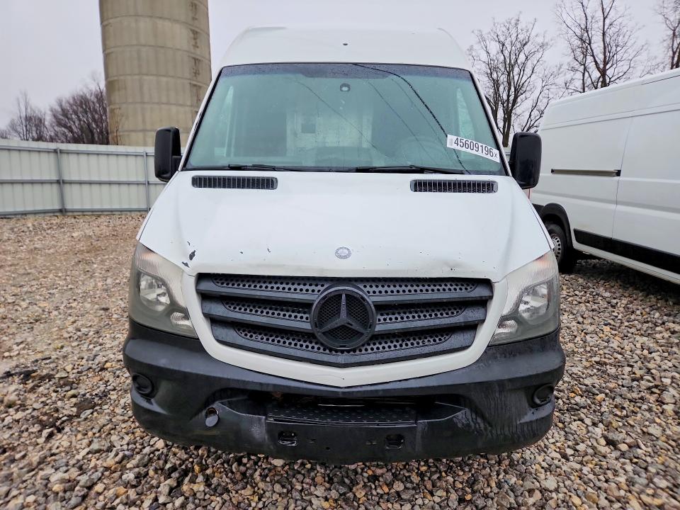 2014 Mercedes-benz Sprinter VIN WD3PE8DE2E5900729 COPART salvage auction — MINOR DENT/SCRATCHES, Mi - Dealer Only Clean Title (P), sold $2,500 on 2026-07-09 (photo 5)
