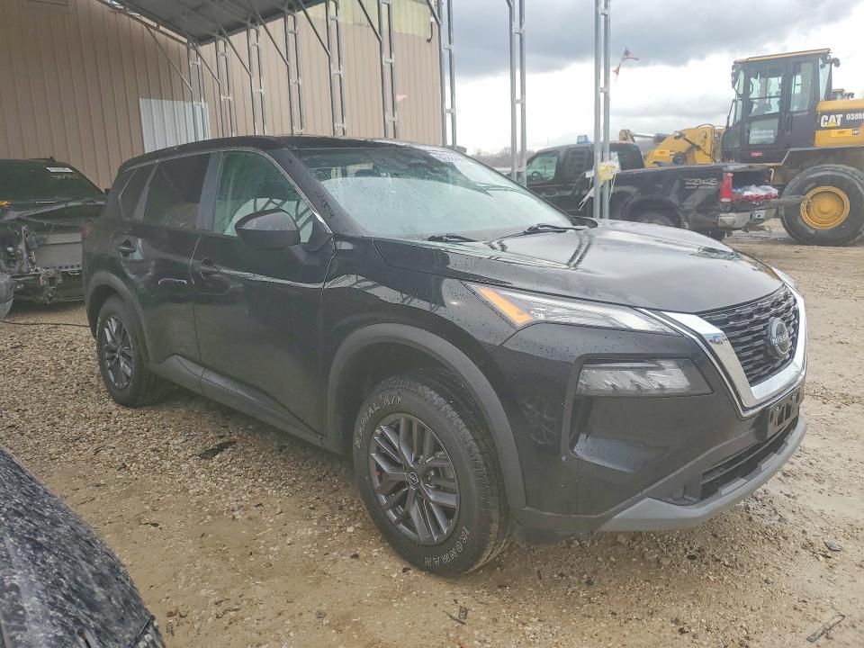 2023 Nissan Rogue sport VIN 5N1BT3AB3PC857905 COPART salvage auction — SIDE, Mo - Cert Of Title-Repossessed, sold $7,900 on 2026-08-13 (photo 4)