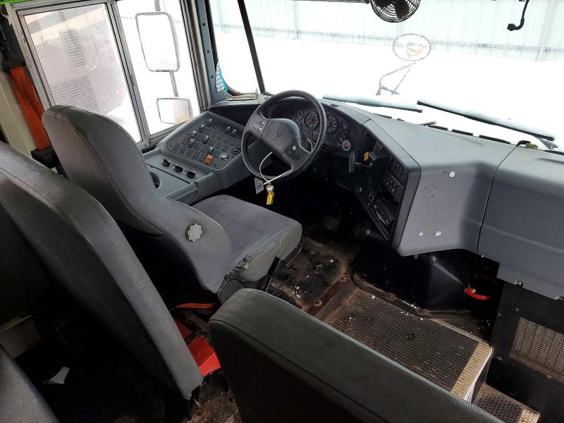2014 Ic VIN 4DRBUAAPXEB016602 COPART salvage auction — MINOR DENT/SCRATCHES, On - Permit No Brand - Unfit, sold $2,500 on 2026-07-30 (photo 5)
