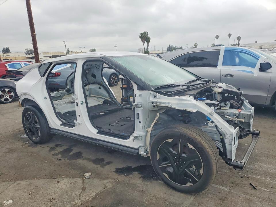 2025 Kia Ev6 VIN 5XYC34JA9SG013247 COPART salvage auction — STRIPPED, Ca - Certificate Of Title, sold $14,100 on 2026-07-02 (photo 4)