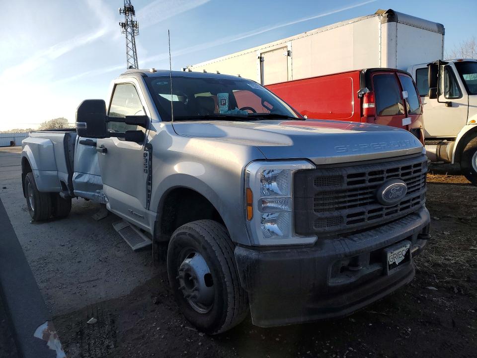 2024 Ford F-350 super duty VIN 1FT8W3DT5REE84738 COPART salvage auction — SIDE, IN - CERT OF TITLE-SALVAGE TITLE, sold $11,400 on 2026-07-15 (photo 4)