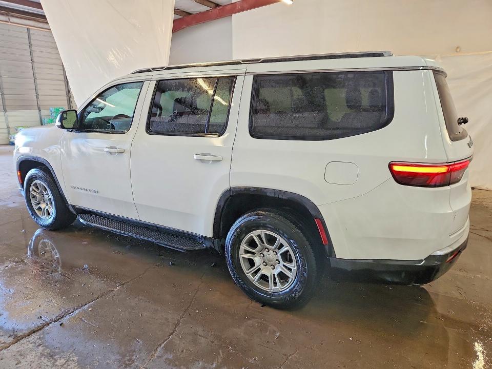 2023 Jeep Grand wagoneer VIN 1C4SJUAP7PS584677 COPART salvage auction — MINOR DENT/SCRATCHES, Tx - Certificate Of Title, sold $30,250 on 2026-07-28 (photo 2)