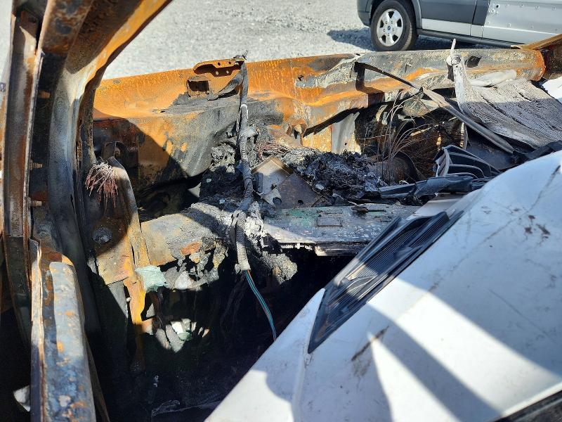 2020 Hyundai Ioniq hybrid VIN KMHC05LC7LU241983 COPART salvage auction — BURN, Fl - Cert Of Destruct-No Vin Plate, sold $325 on 2026-07-29 (photo 9)