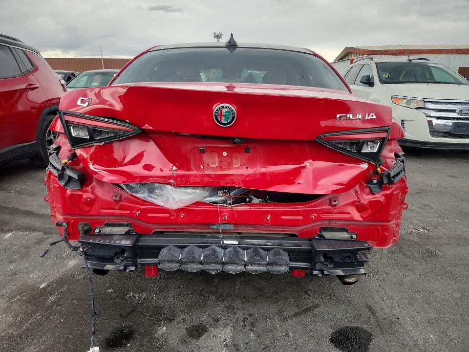 2018 Alfa romeo Giulia VIN ZARFAEEN4J7580652 COPART salvage auction — REAR END, Salvage Title, sold $5,700 on 2026-08-17 (photo 6)