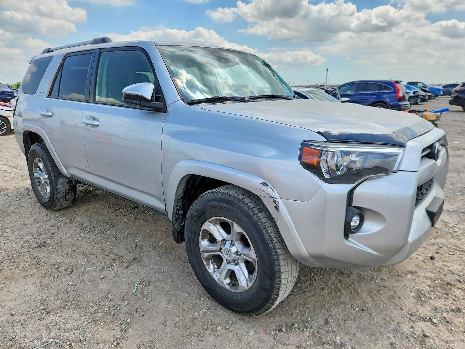 2023 Toyota 4runner VIN JTEEU5JRXP5296254 COPART salvage auction — SIDE, TX - SALVAGE VEHICLE TITLE, sold $14,500 on 2026-07-02 (photo 4)